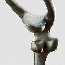 Danse avec le vent, sculpture contemporaine de Marion Bürkle, bronze 62 cm