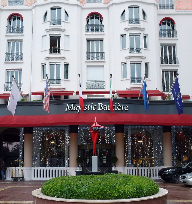 sculpture monumentale Hôtel Majestic Cannes croisette
